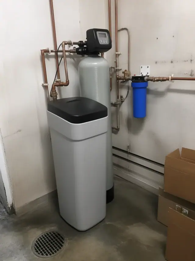 Water softener and copper pipe filtration system repair in a Glendale, AZ restaurant back room.